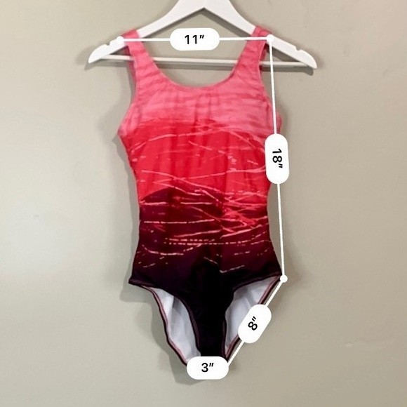 Women’s One Piece Crisscross Ombre Swimsuit Red, Pink & Maroon Size Small NWOT - Picture 6 of 6